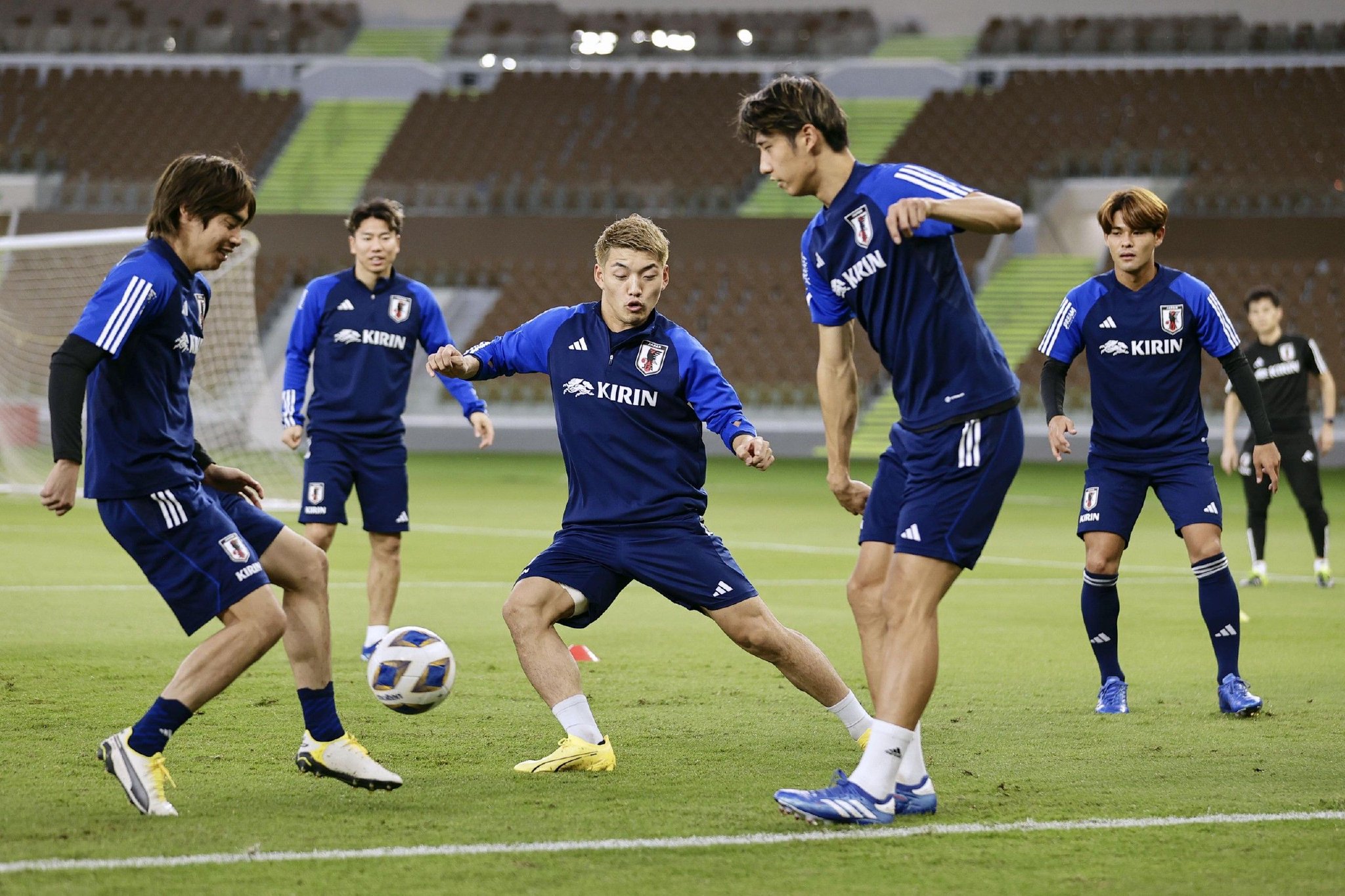 开云体育登录入口-关于日本足球队在比赛中逆转胜利，成为强劲对手的信息