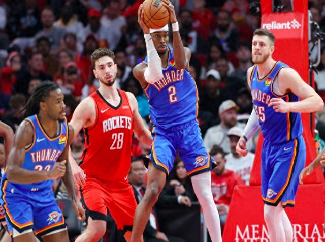 火箭主帅赞扬球队士气高涨，打出团队配合