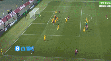 国际米兰前场连环进攻,轻松击败对手 国际米兰前场连环进攻,轻松击败对手