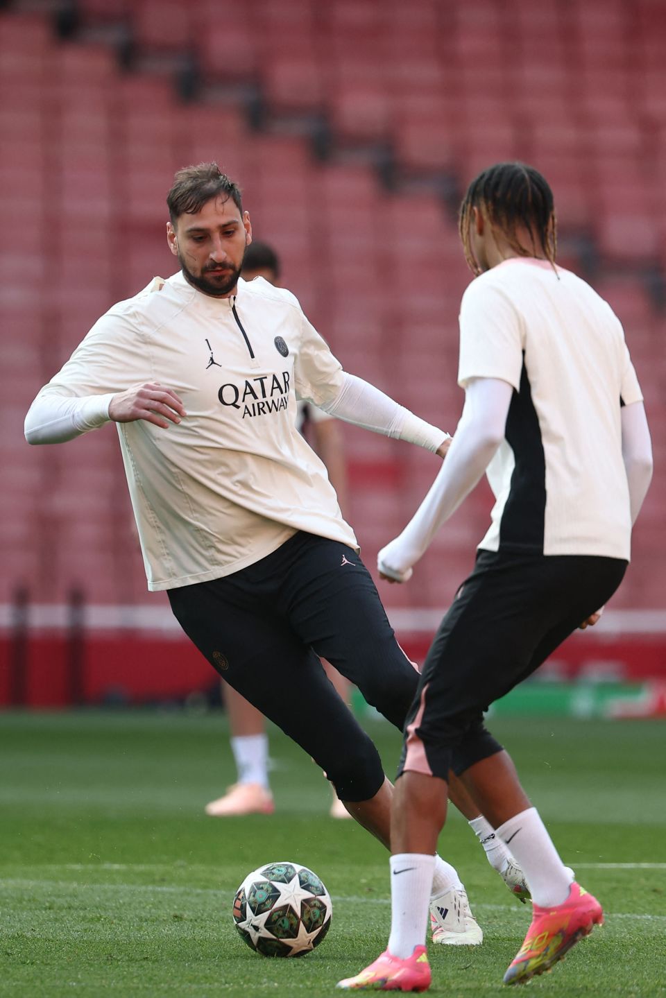 包含巴黎圣日耳曼全员备战,备战冠军之战积极备战的词条 包含巴黎圣日耳曼全员备战,备战冠军之战积极备战的词条