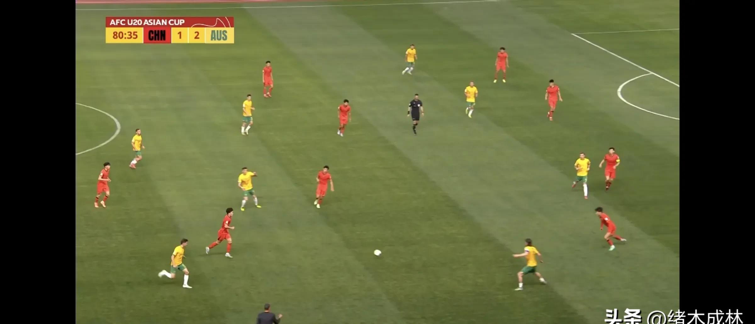 亚洲足球冠军杯赛场上惊险连连