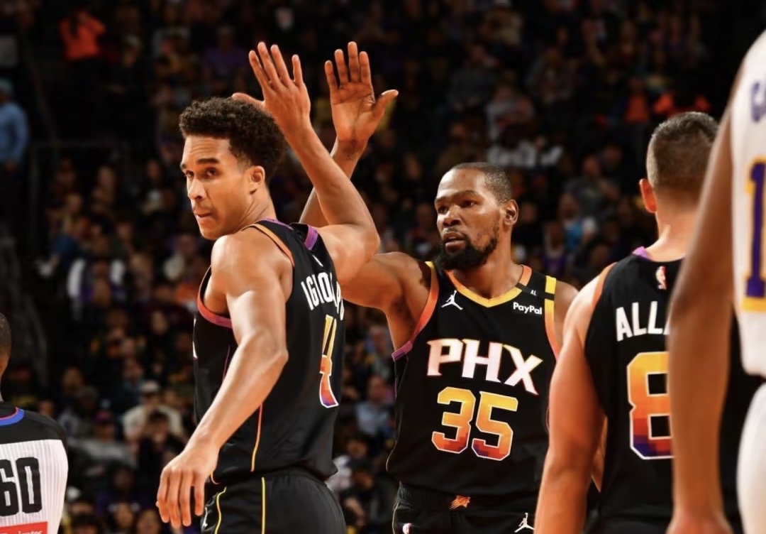 勒沙球迷期待球队下一场胜利