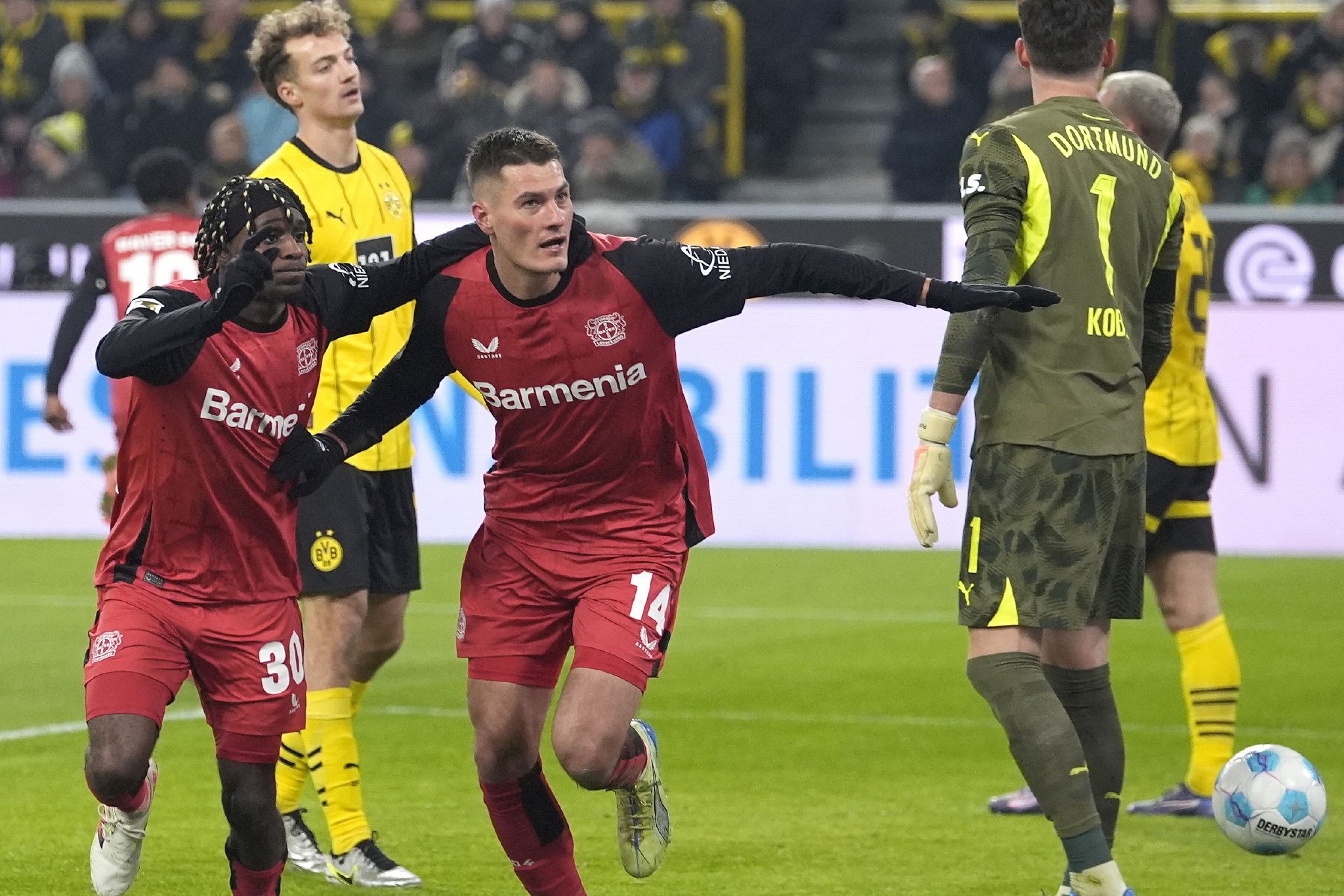 包含勒沃库森客场不敌弗莱堡，热度下滑的词条