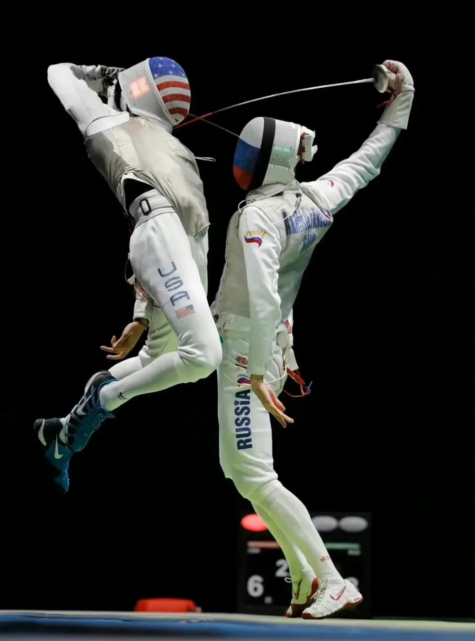 俄罗斯击剑选手挑战冠军地位,勇夺金牌 俄罗斯击剑选手挑战冠军地位,勇夺金牌