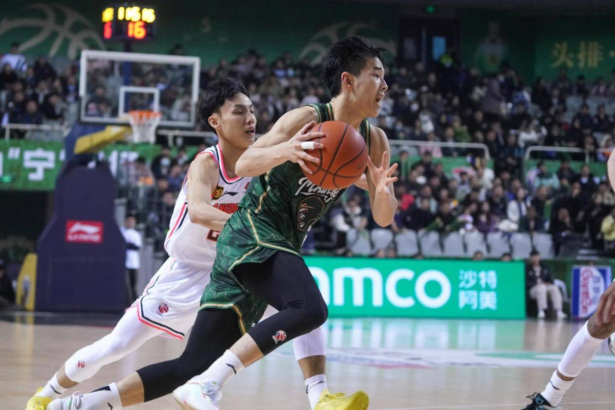 开云体育官网-上海队艰难逆转，逆袭淘汰广厦