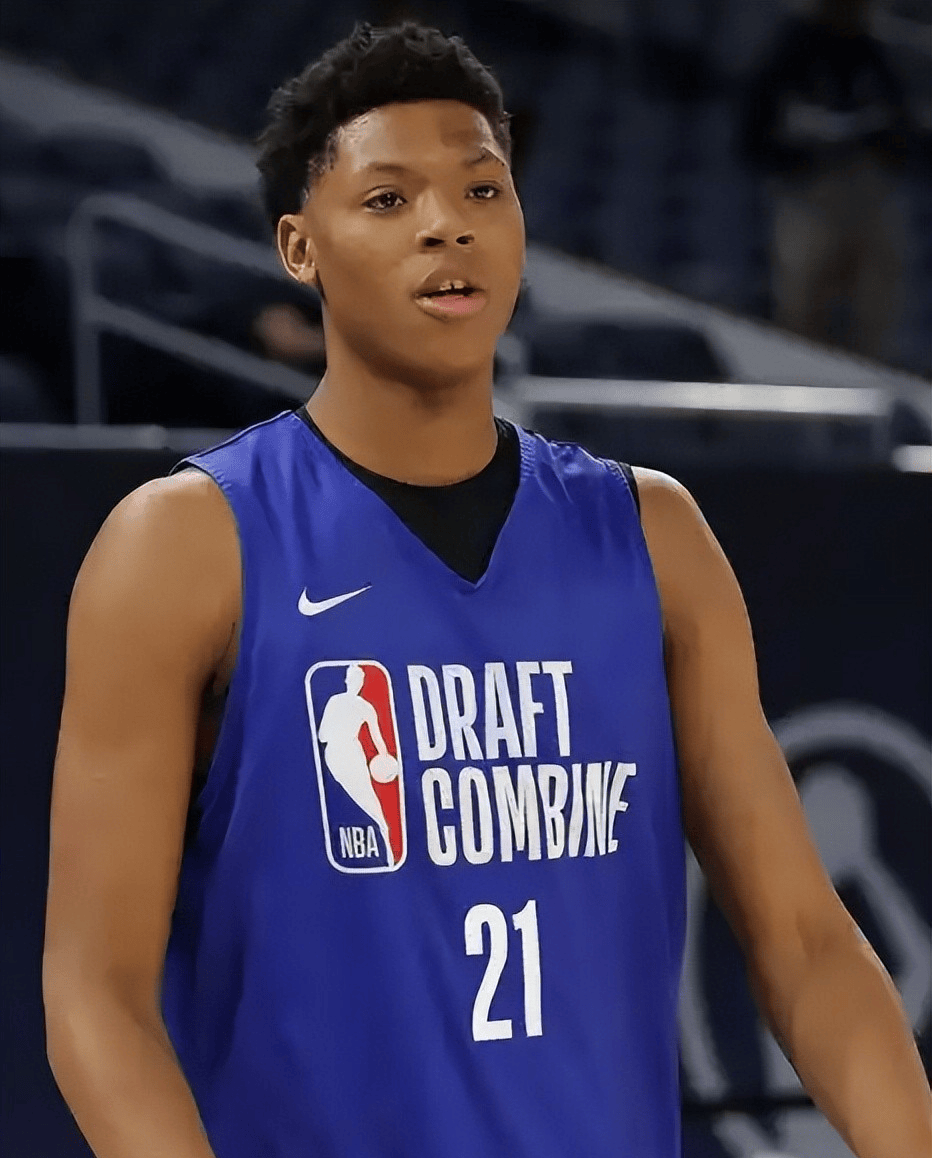 爵士队球员米切尔因伤休战一周，球队备战应对