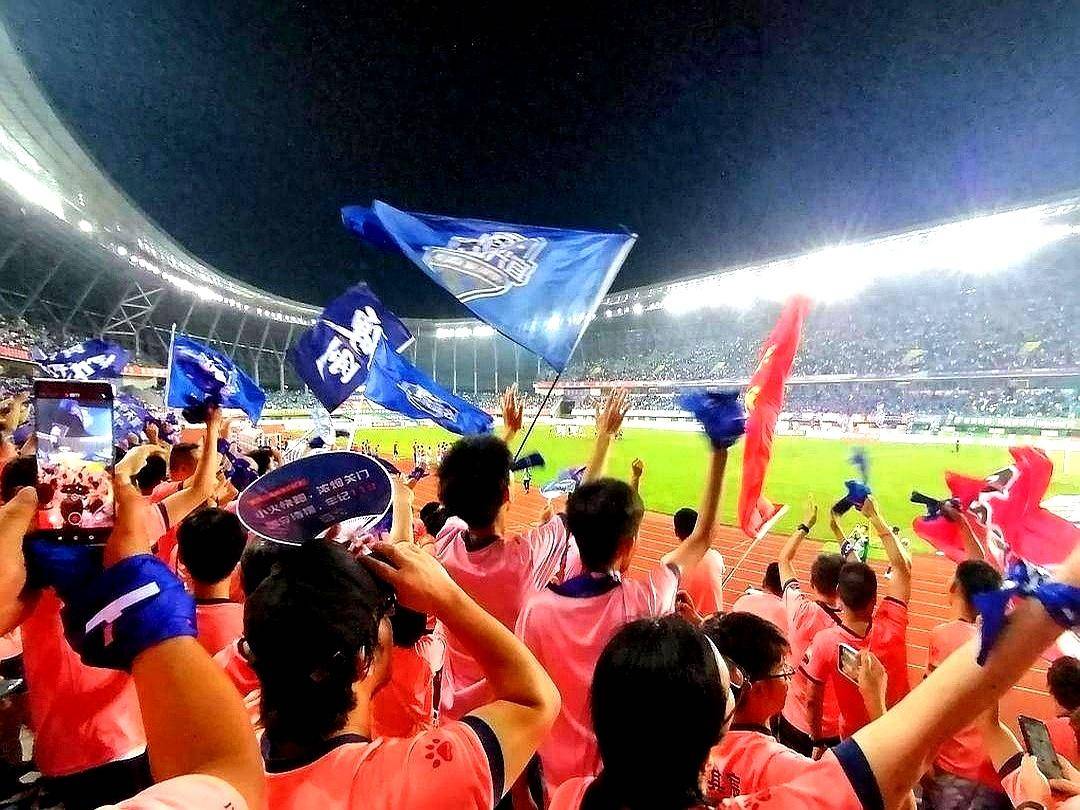 开云体育入口-天王巨星现身助威，球迷热泪盈眶！的简单介绍