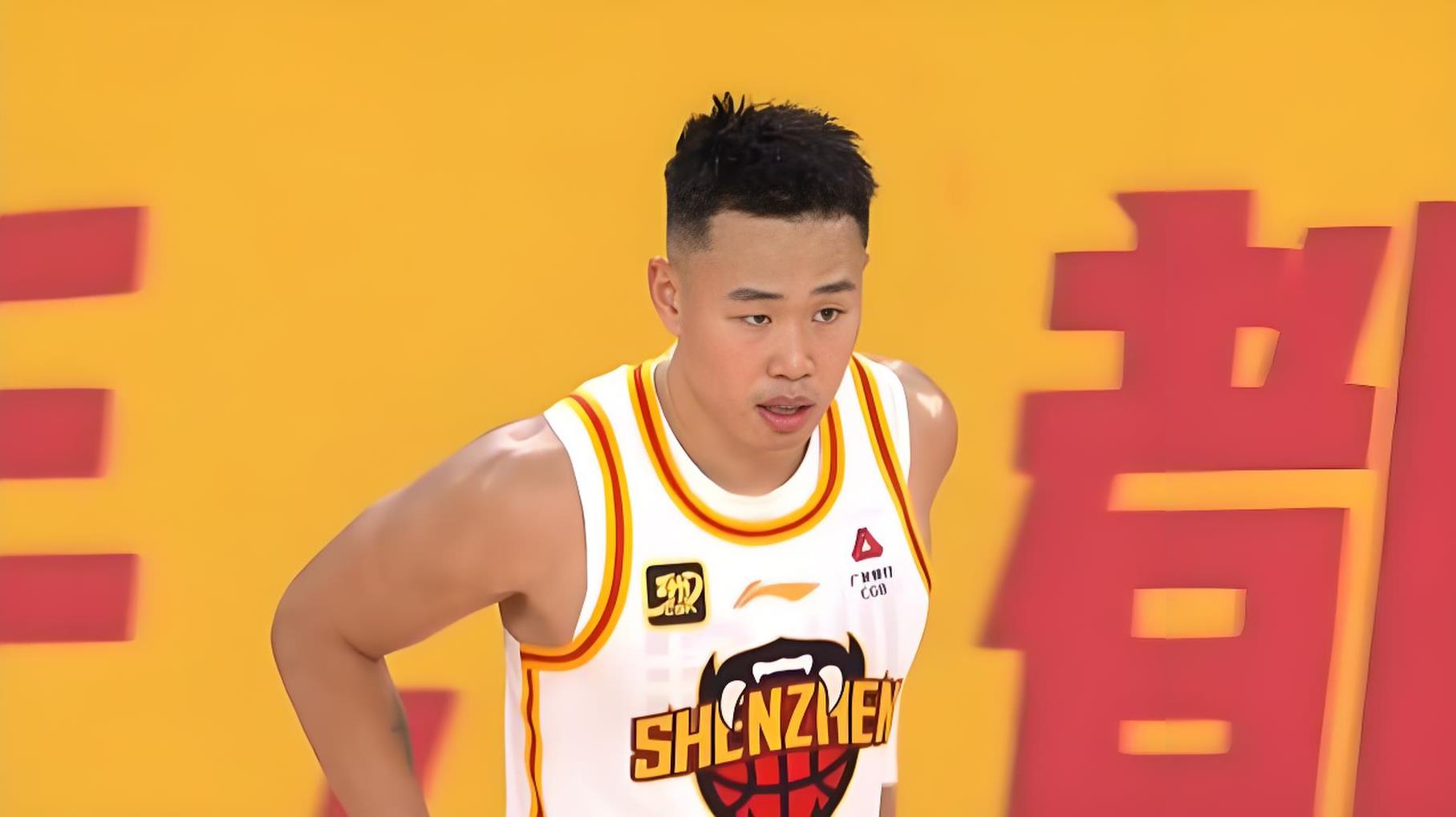 上海男篮强势反弹,望向新赛季复苏的简单介绍 上海男篮强势反弹,望向新赛季复苏的简单介绍