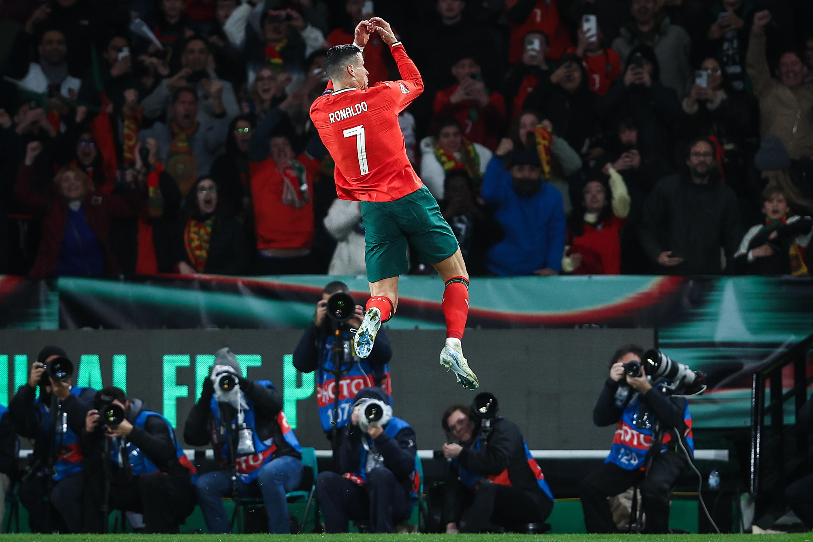 葡萄牙队在客场-战平克罗地亚,遭遇欧洲杯预赛滑铁卢 葡萄牙队在客场-战平克罗地亚,遭遇欧洲杯预赛滑铁卢