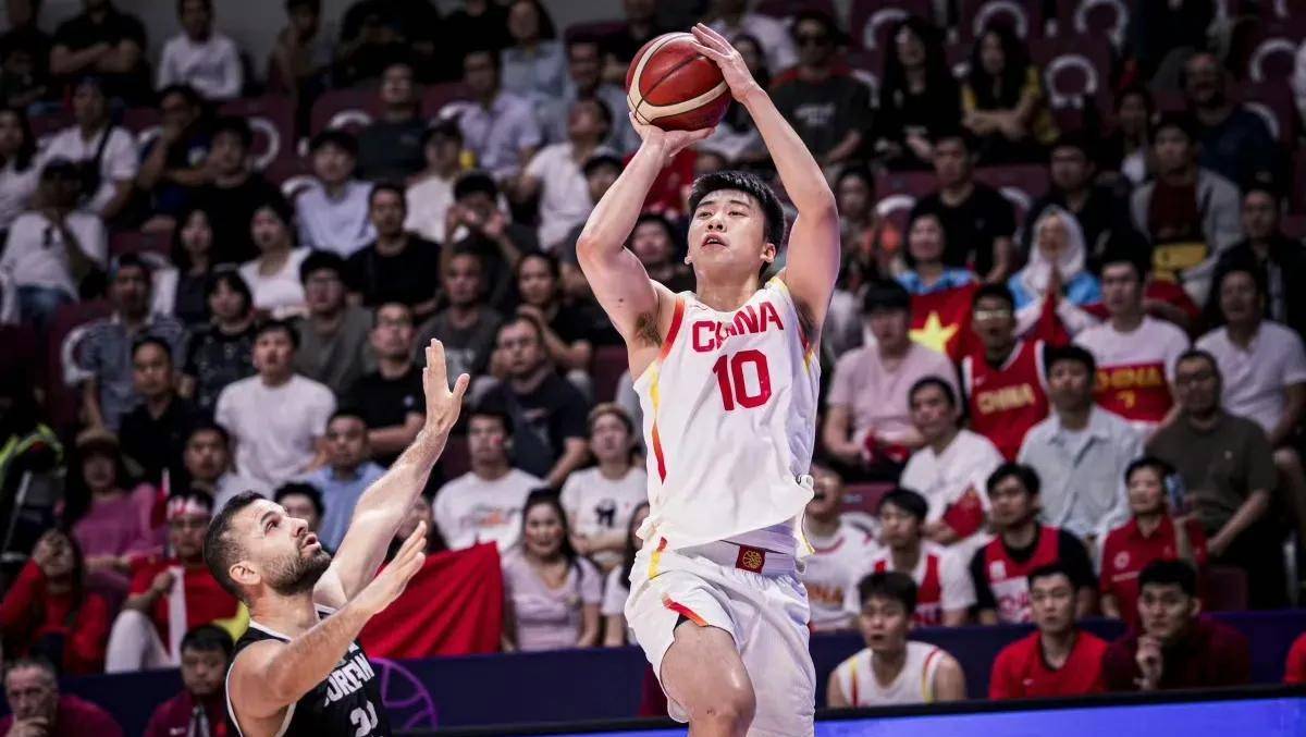 陕西男篮在比赛中顽强拼搏,一举战胜对手的简单介绍 陕西男篮在比赛中顽强拼搏,一举战胜对手的简单介绍