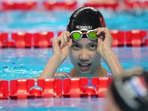 开云体育亚洲官网-游泳赛场上巴西选手实力悍拳