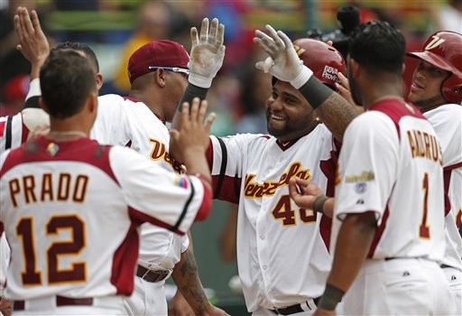 包含委内瑞拉篮球队不负众望夺铜的词条