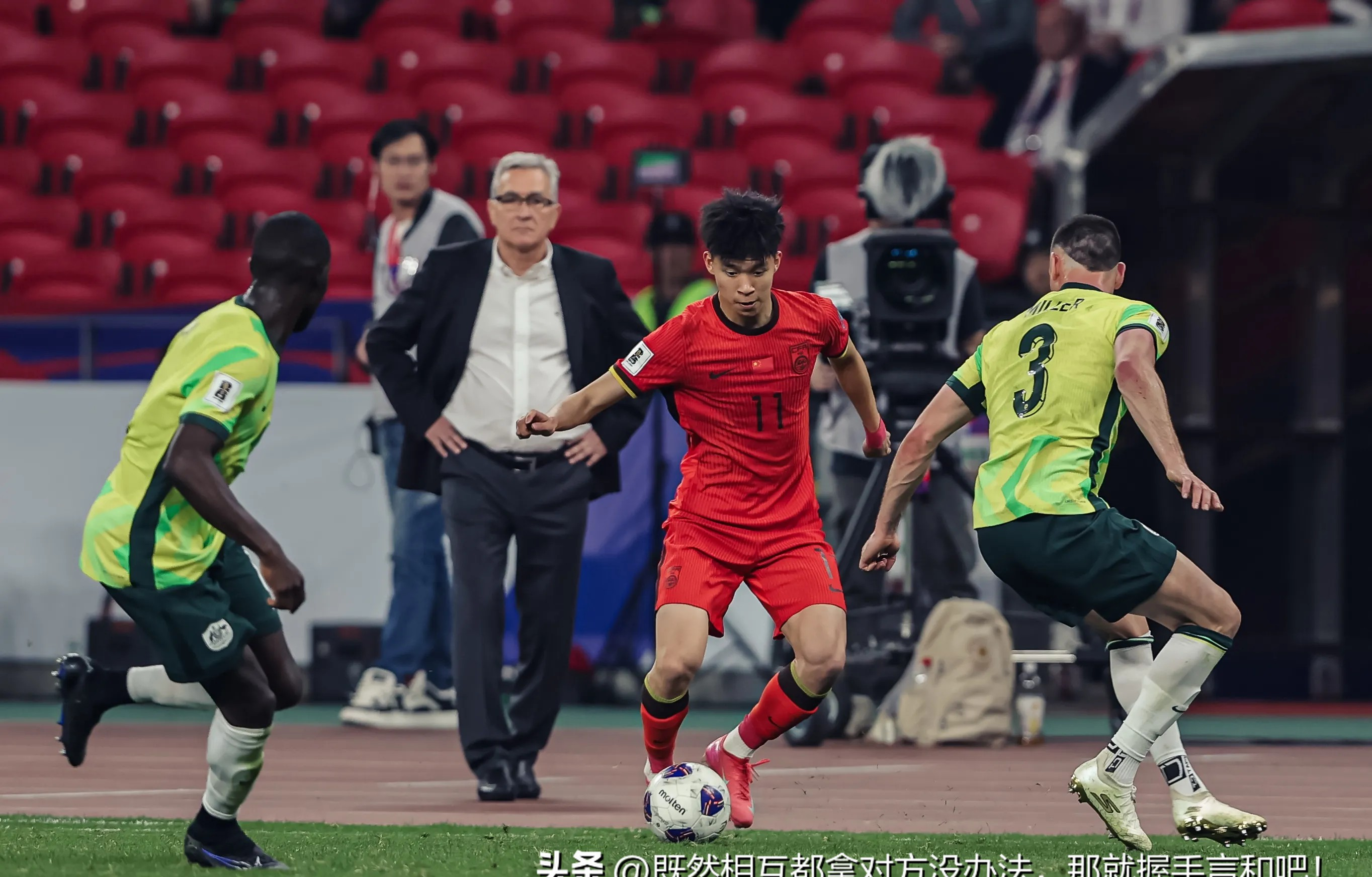 关于强队实力争夺尽显,足球联赛角逐热闹异常的信息 关于强队实力争夺尽显,足球联赛角逐热闹异常的信息