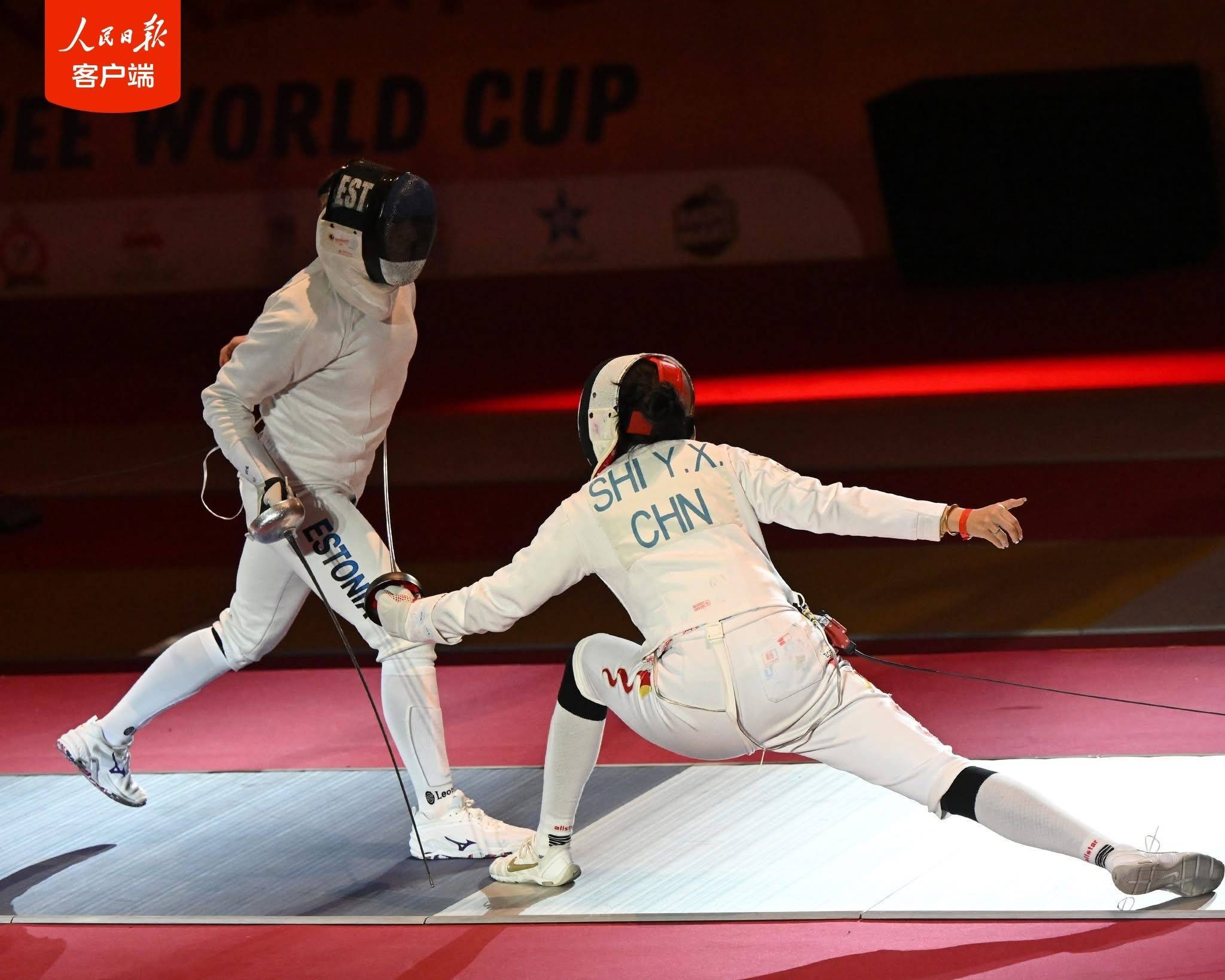 哥伦比亚女子击剑选手表现出色