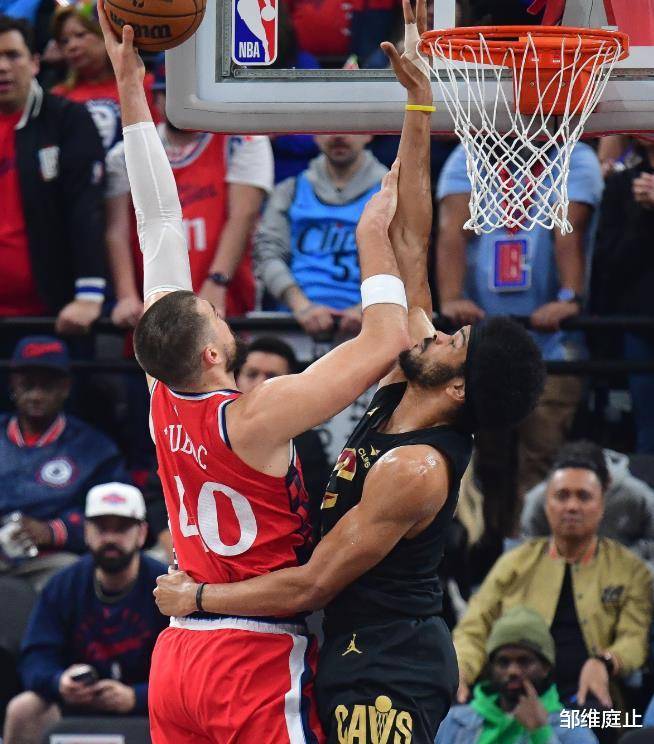 关于快船取胜太阳，士气高昂备战下一场比赛的信息