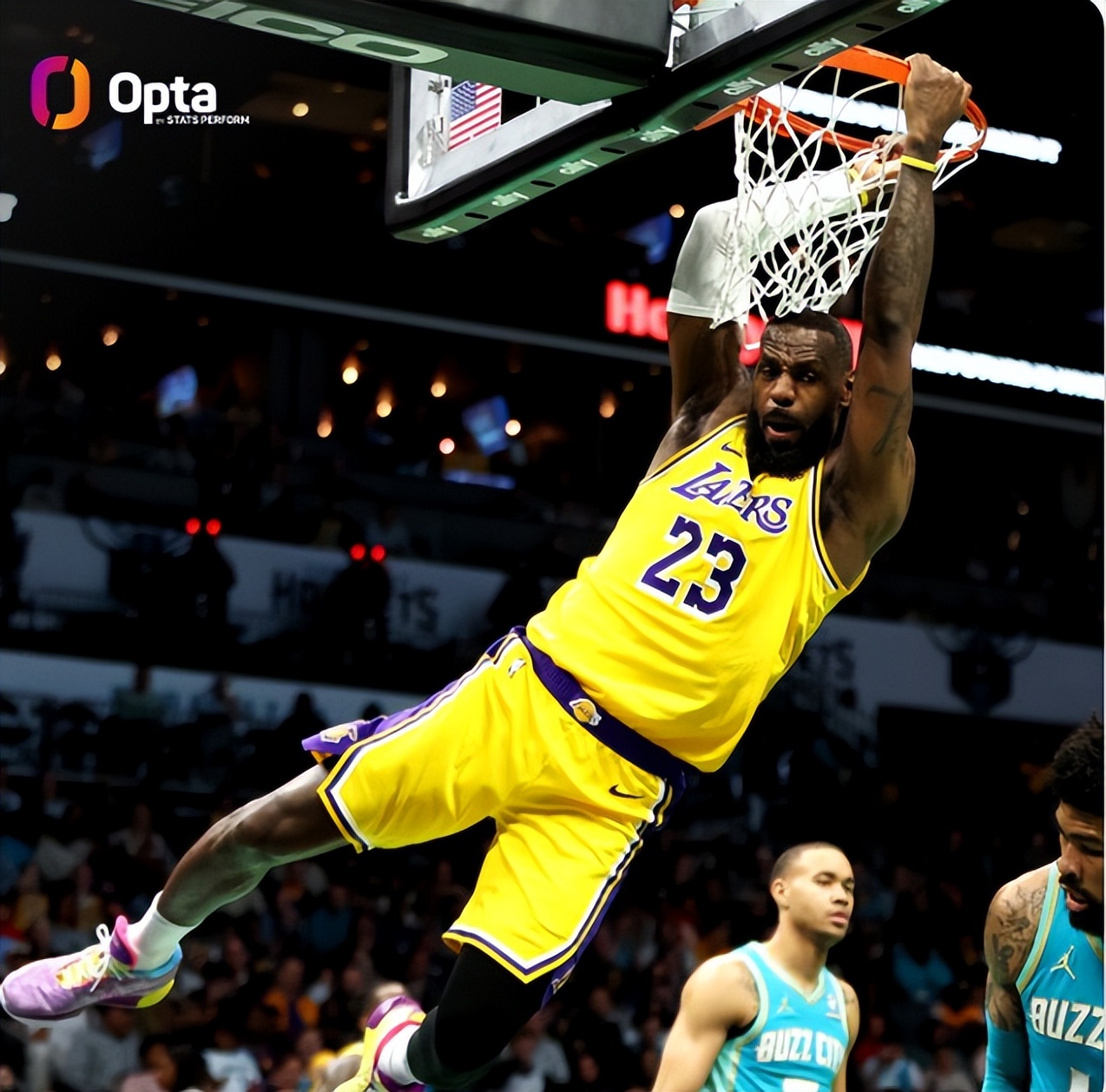 詹皇攻坚41分,湖人再胜 詹皇攻坚41分,湖人再胜