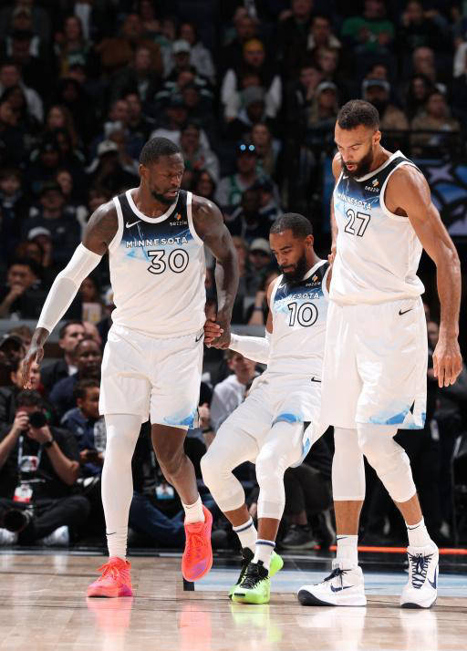 骑士惊险战胜森林狼,塔图姆砍下关键三分 骑士惊险战胜森林狼,塔图姆砍下关键三分