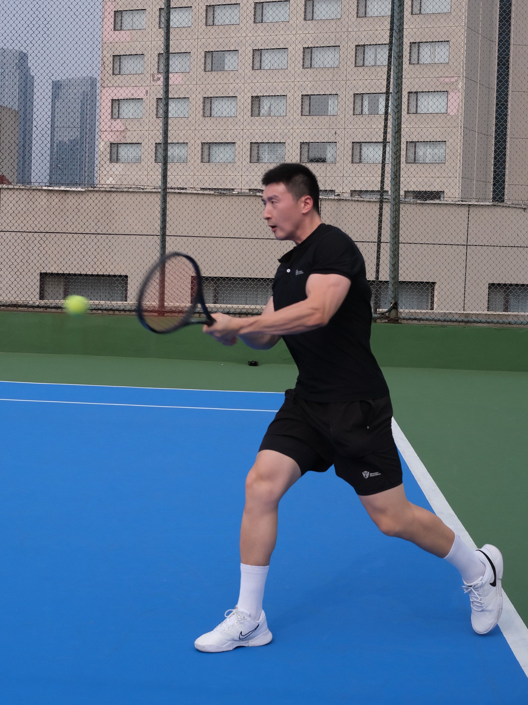 关于巴塞罗那前锋在社交媒体上晒出自己的健身成果的信息 关于巴塞罗那前锋在社交媒体上晒出自己的健身成果的信息